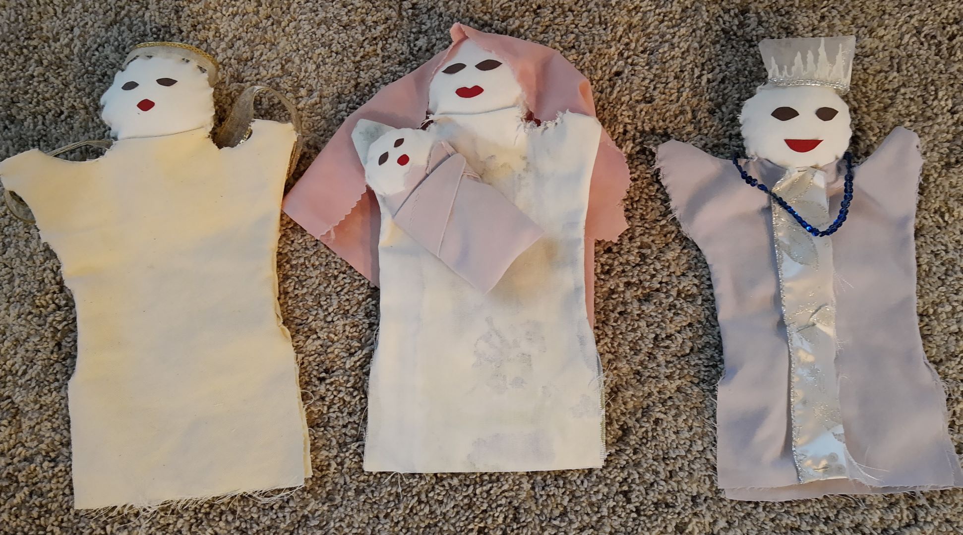 Make puppets for drama in art class - homeschooldrama.com