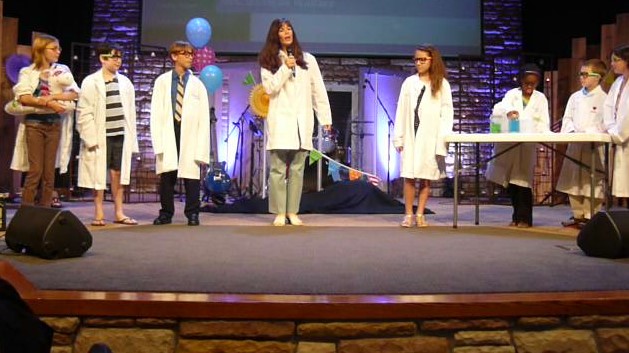 Year End Event Idea to share science - homeschooldrama.com